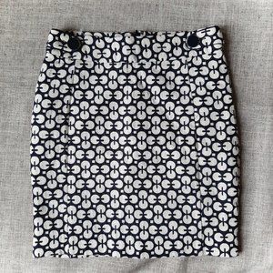 NWOT Banana Republic black and white short skirt SIZE 0 geometric circle pattern
